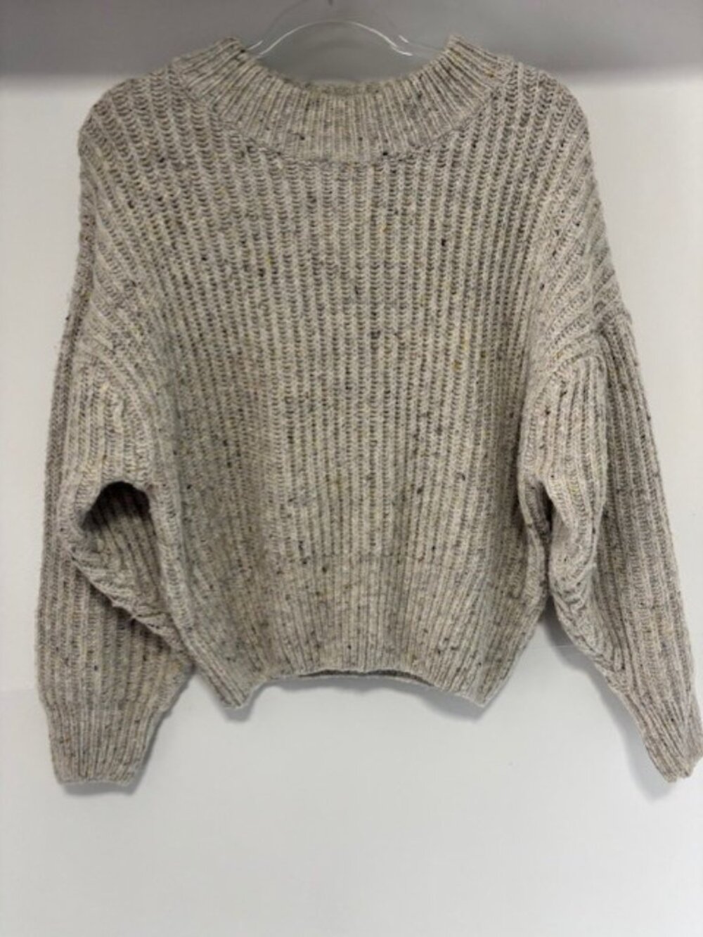 ASTR The Label Women’s M Oatmeal Speckled Chunky Knit Cropped Oversized Sweater - Picture 5 of 8